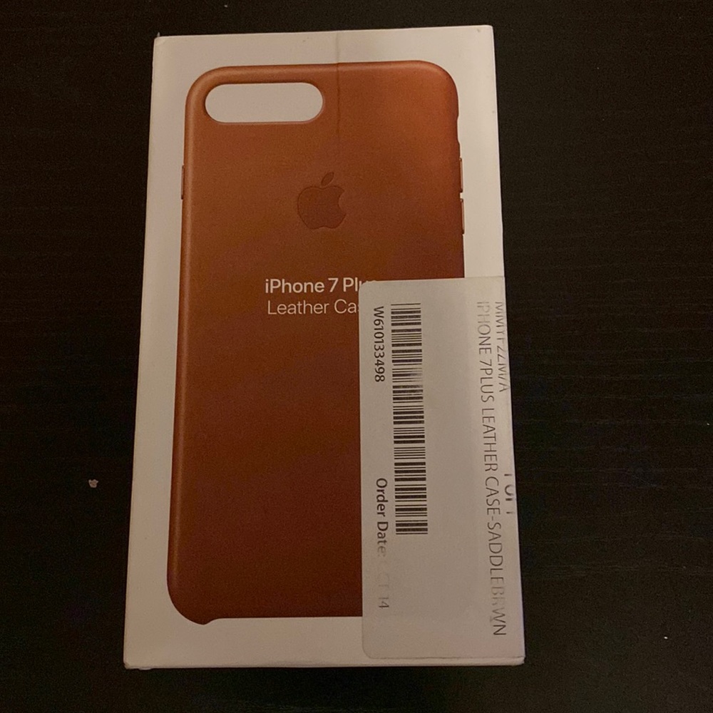 iphone 7 Plus Apple Brand Leather Case NWT